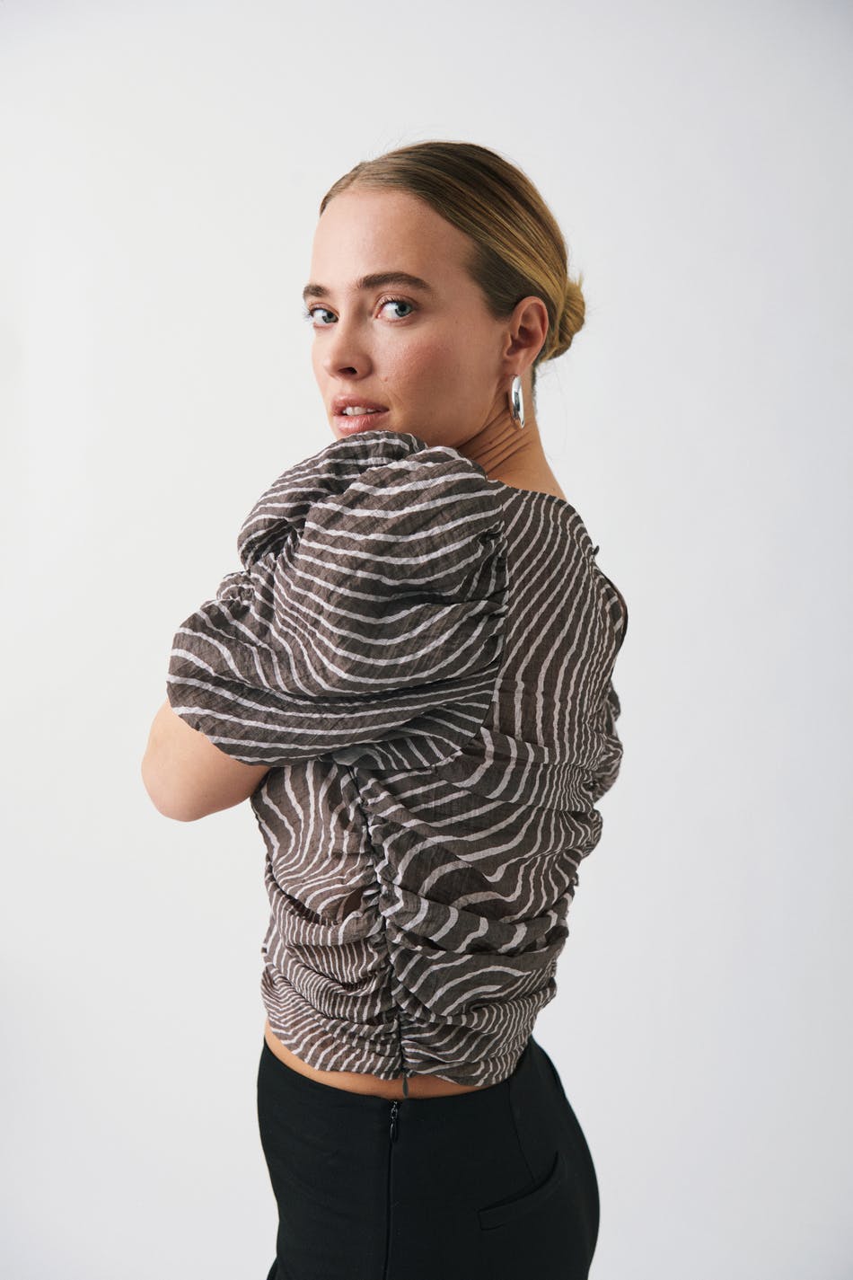 Balloon blouse