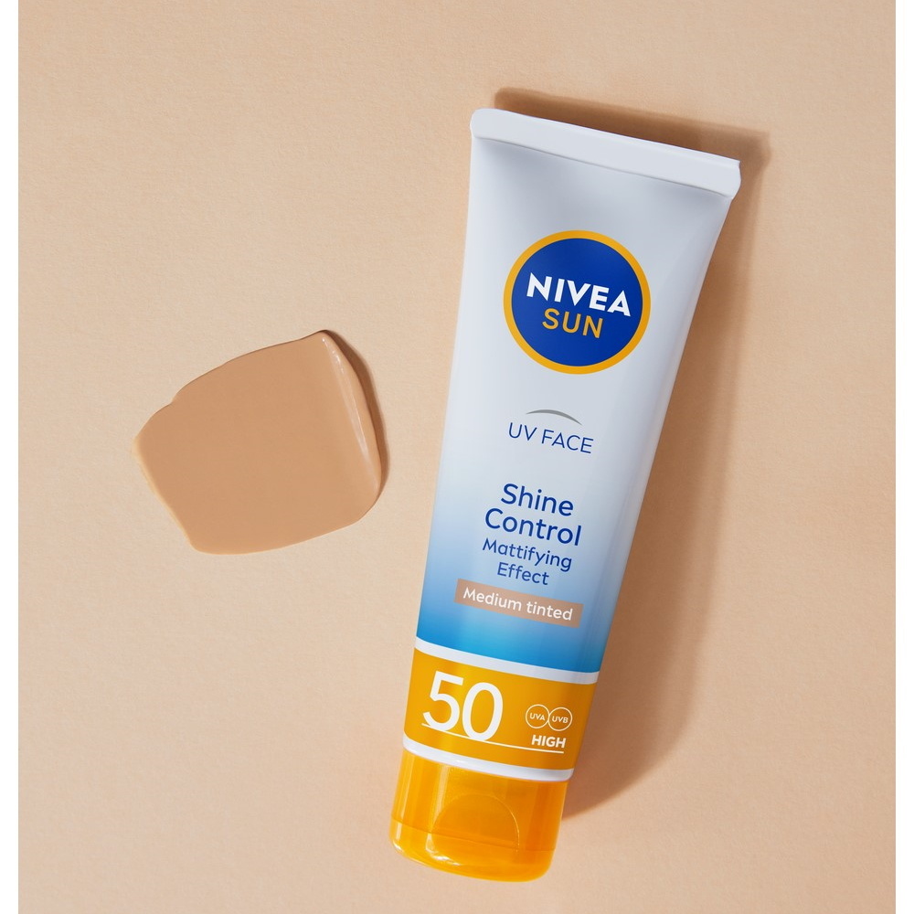 nivea PROTECTION SUN VISAGE  - Crème anti-brillance teintée 40ml Protection solaire visage teintée FPS50+
