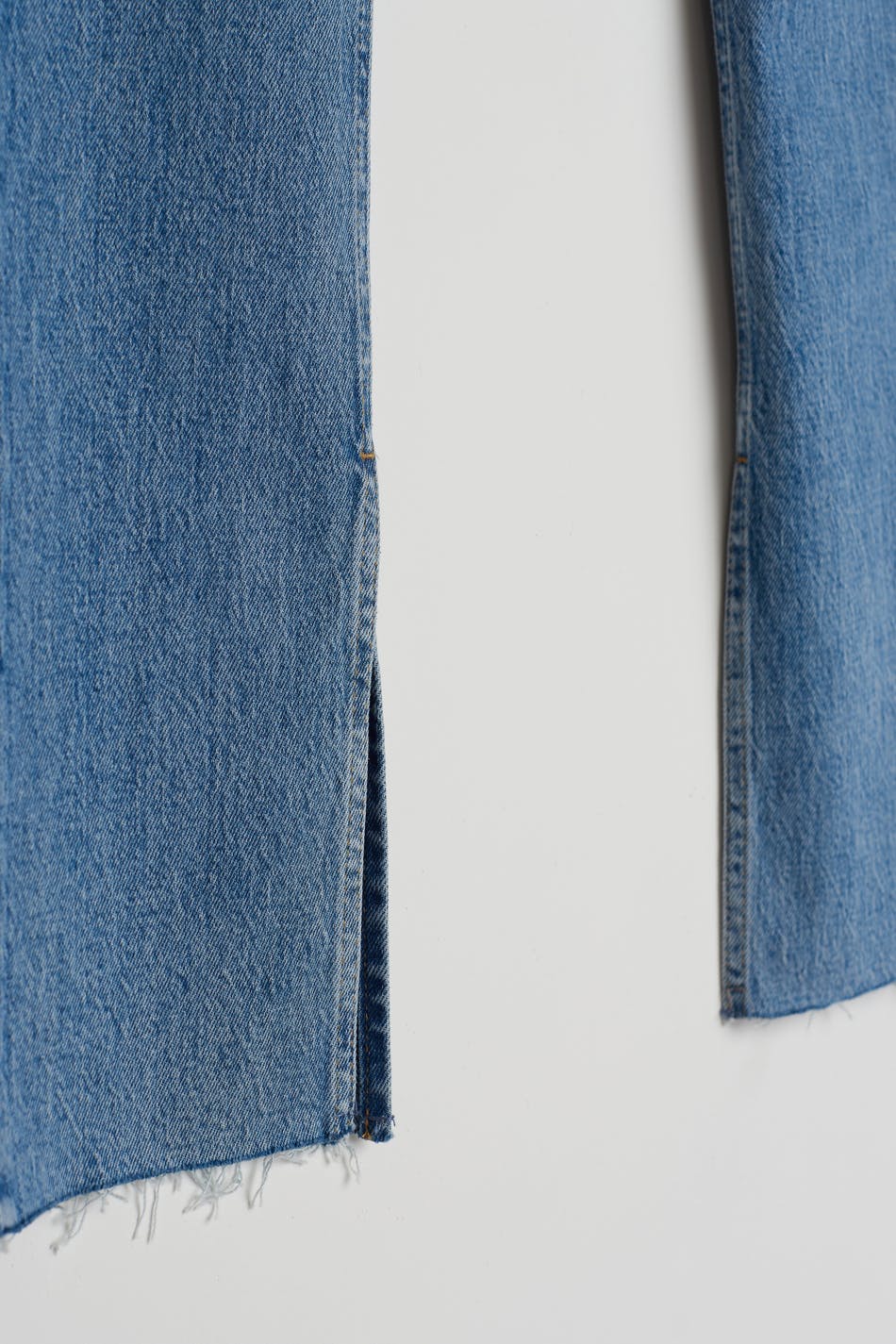 High waist slit jeans