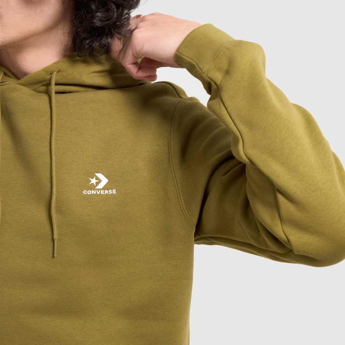 Converse – Khakifärgad, klassisk chevron-huvtröja med stjärnmönster