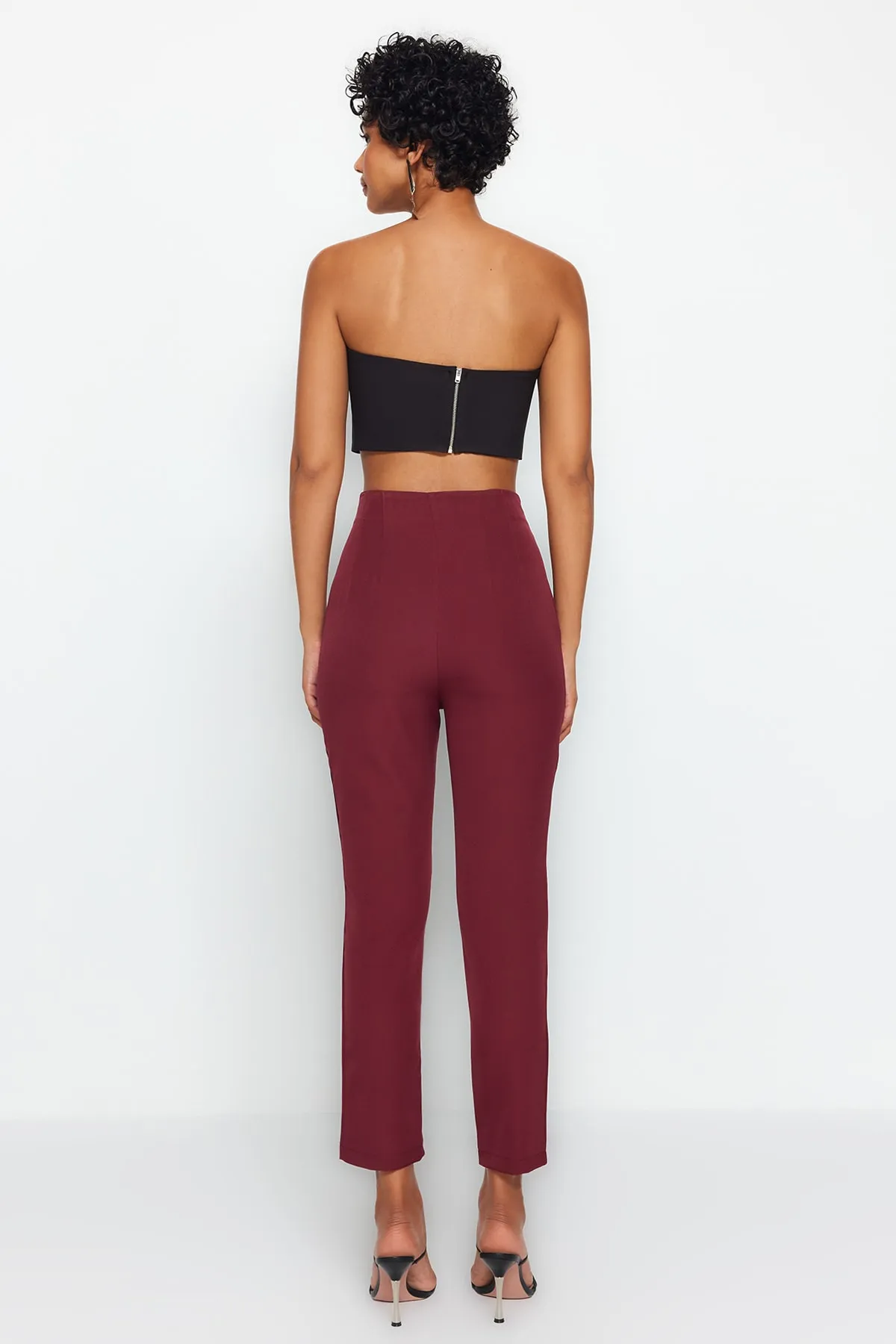 Trendyol Collection  Dunkelburgunderrote, zigarettengemusterte, gewebte Hose mit hoher Taille und knöchellangem Abnäher TWOSS20PL0515