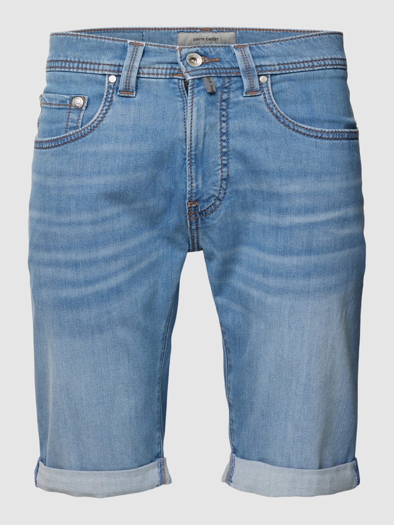 Jeansshorts mit Label-Patch in hellblau