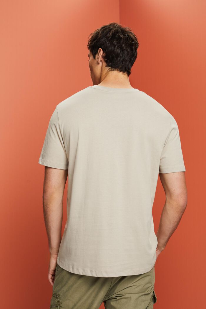 T-Shirt mit Print auf der Brust, 100 % Baumwolle