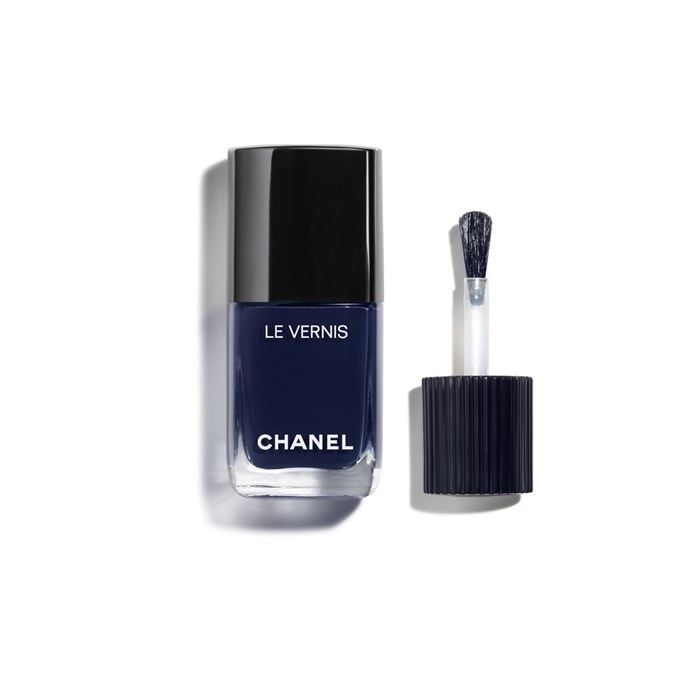 FARBE UND GLANZ MIT LANGEM HALT