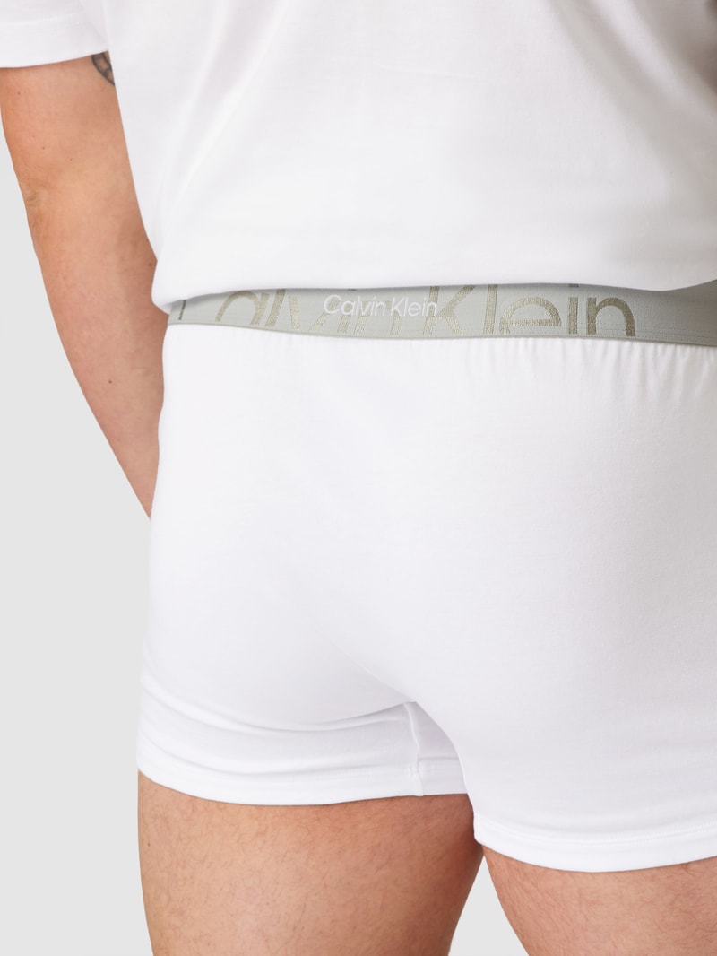 PLUS SIZE Trunks mit mittelhohem Bund und Label-Muster in weiß