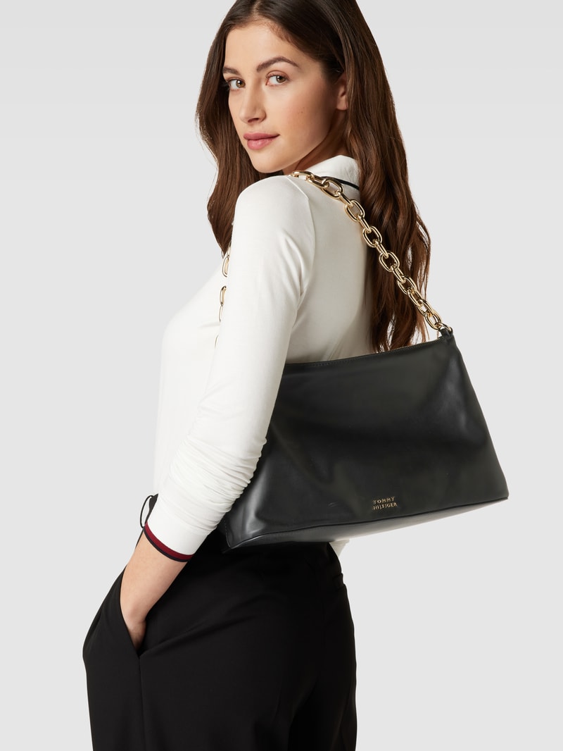 Handtasche mit Henkel in metallic in schwarz