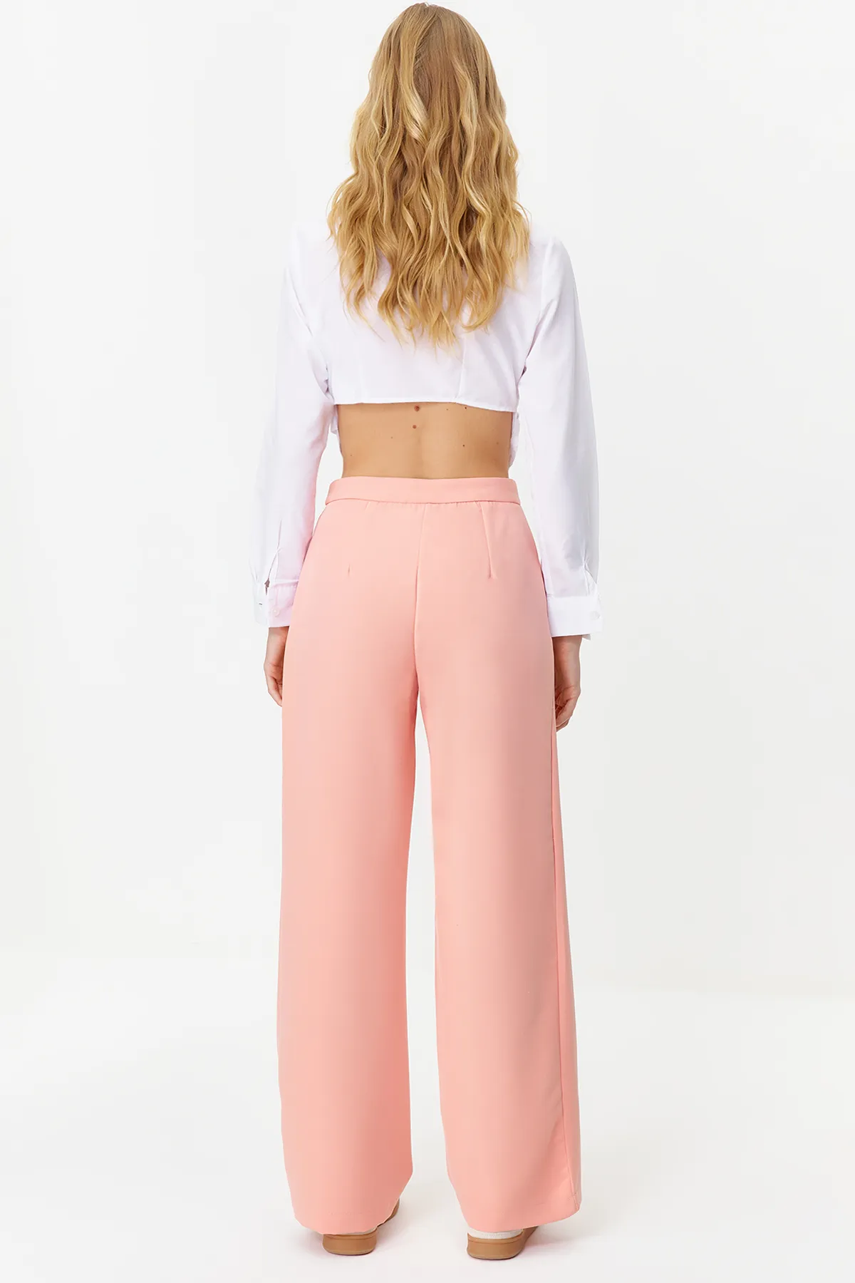 Trendyol Collection  Staubige Rose-Hose mit weitem Bein TWOAW22PL0139