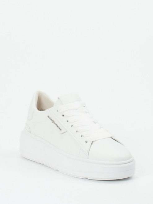 Sneaker-16637990281 Kennel & Schmenger