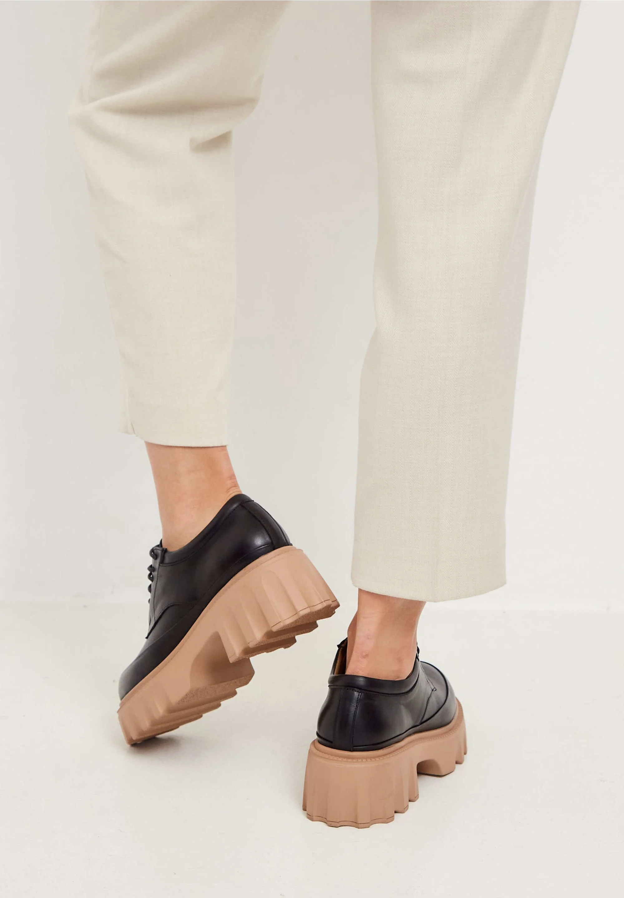 Mocasines con plataforma gruesa Cesare Gaspari - Cordones
