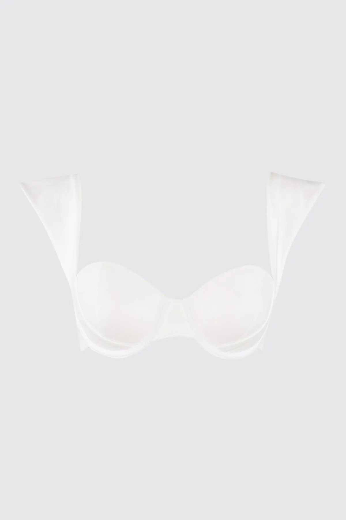 Trendyol Collection  Weißes Bikinioberteil mit dicken Trägern TBESS21BU0319