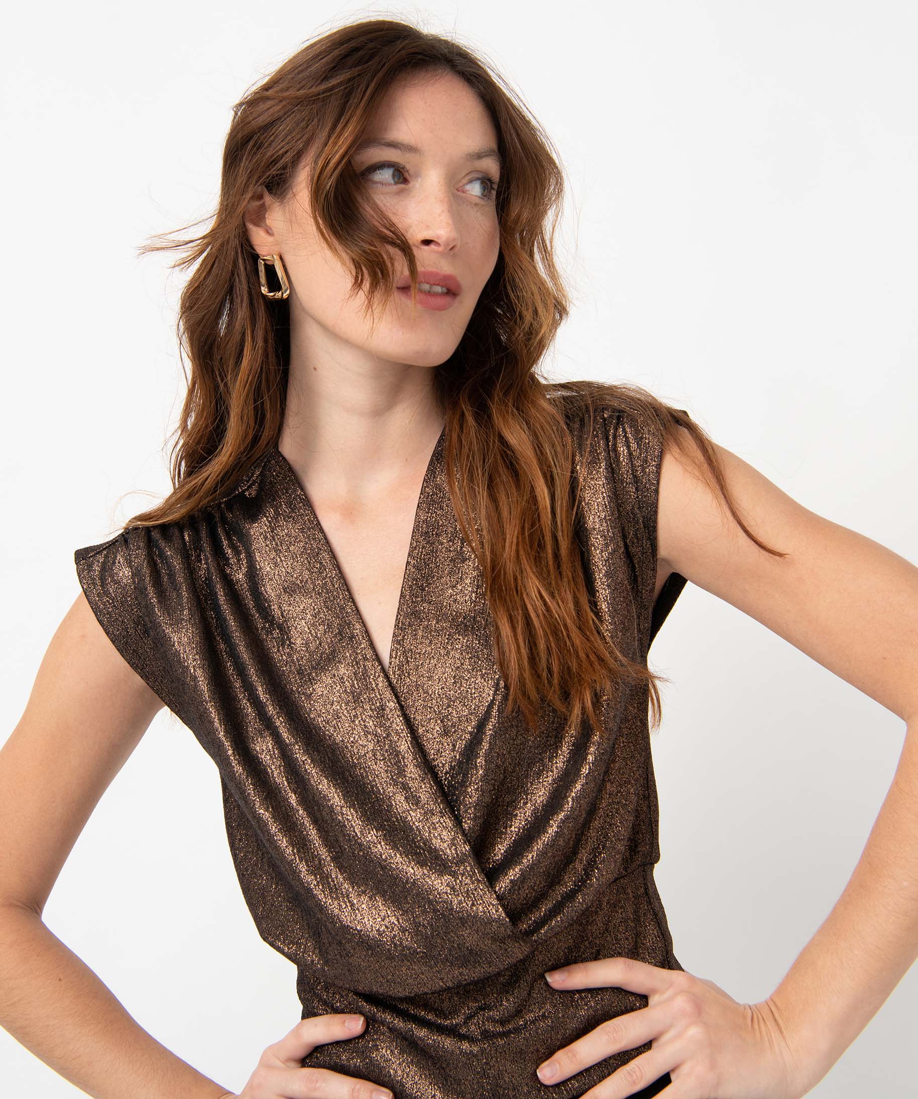 Tee-shirt femme cache-cur sans manches en matière lamée marron | GEMO