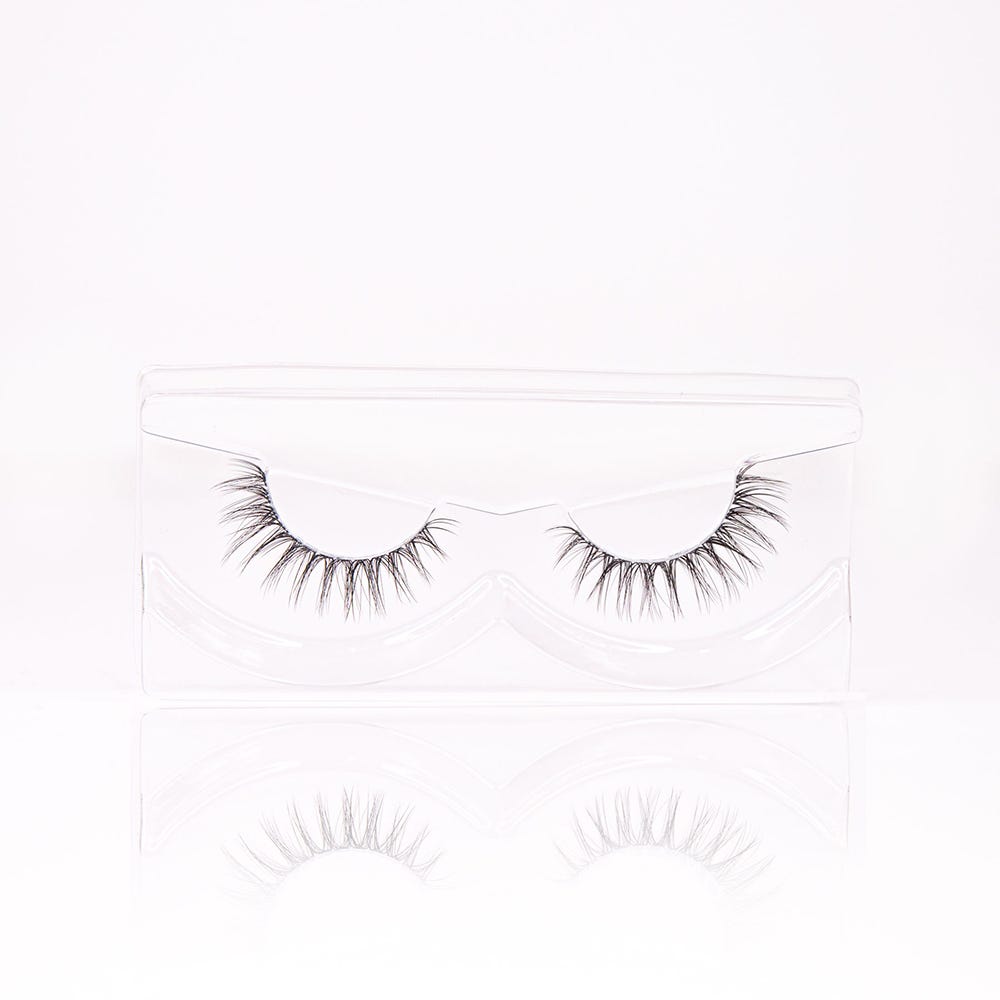 NICLAY by Florian Ferino Wimpernkranz Look 4