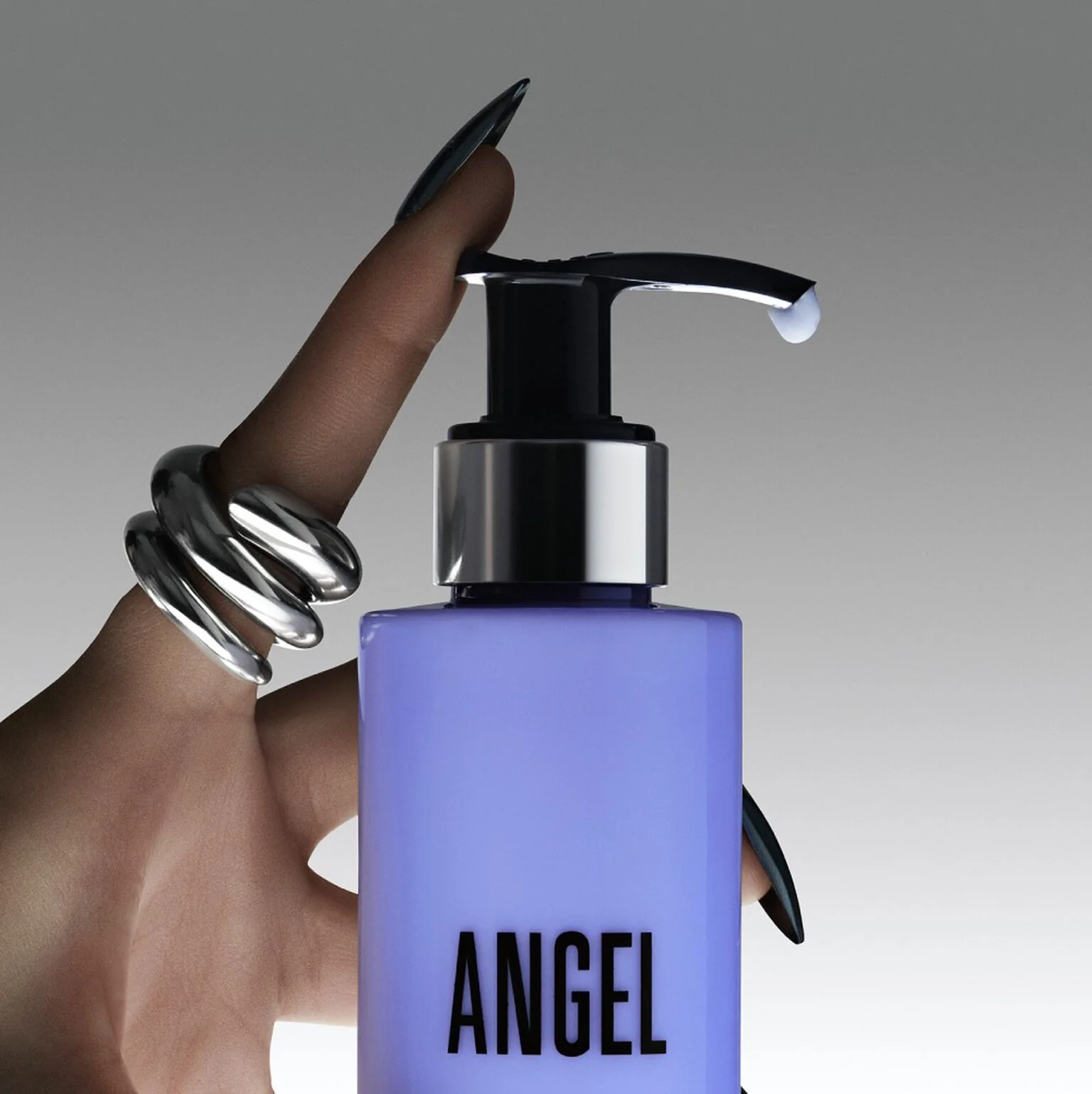 Angel Angel – Bad und Dusche