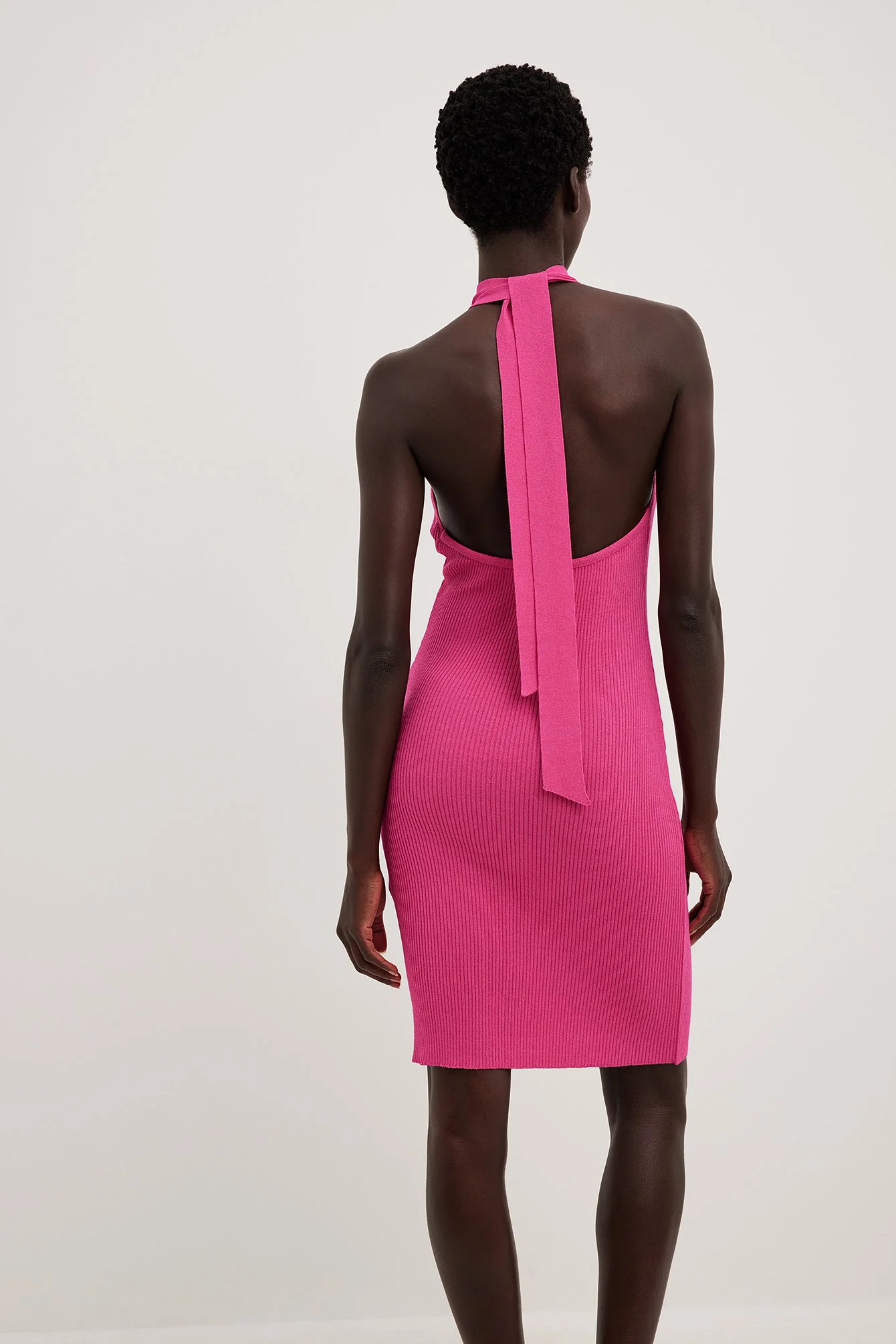 Strick-Minikleid mit Schleife