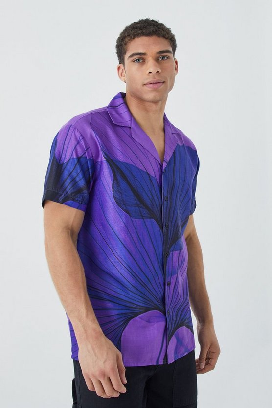 Kurzärmliges Oversize Hemd mit Smoke-Print