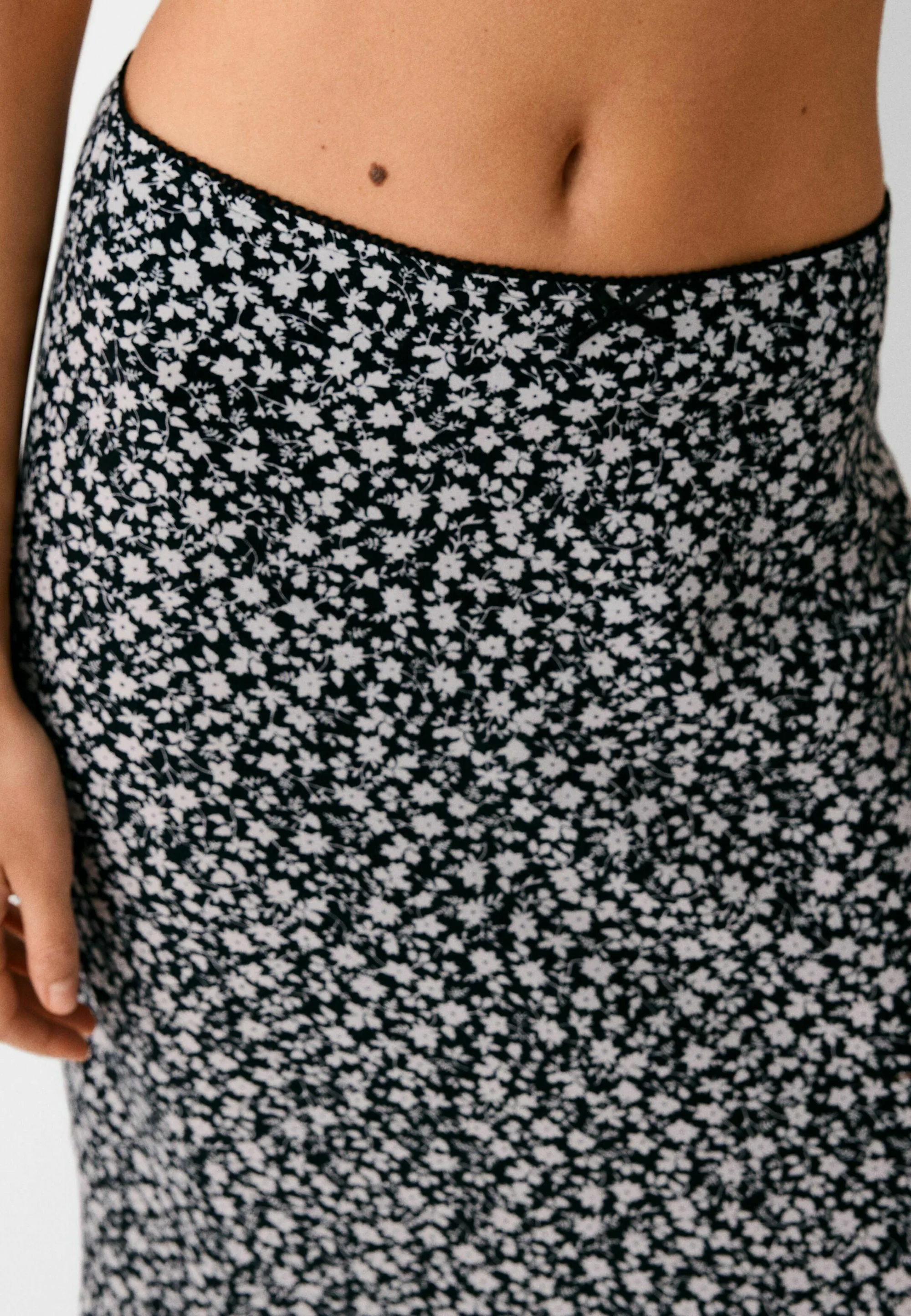 Falda larga Bershka