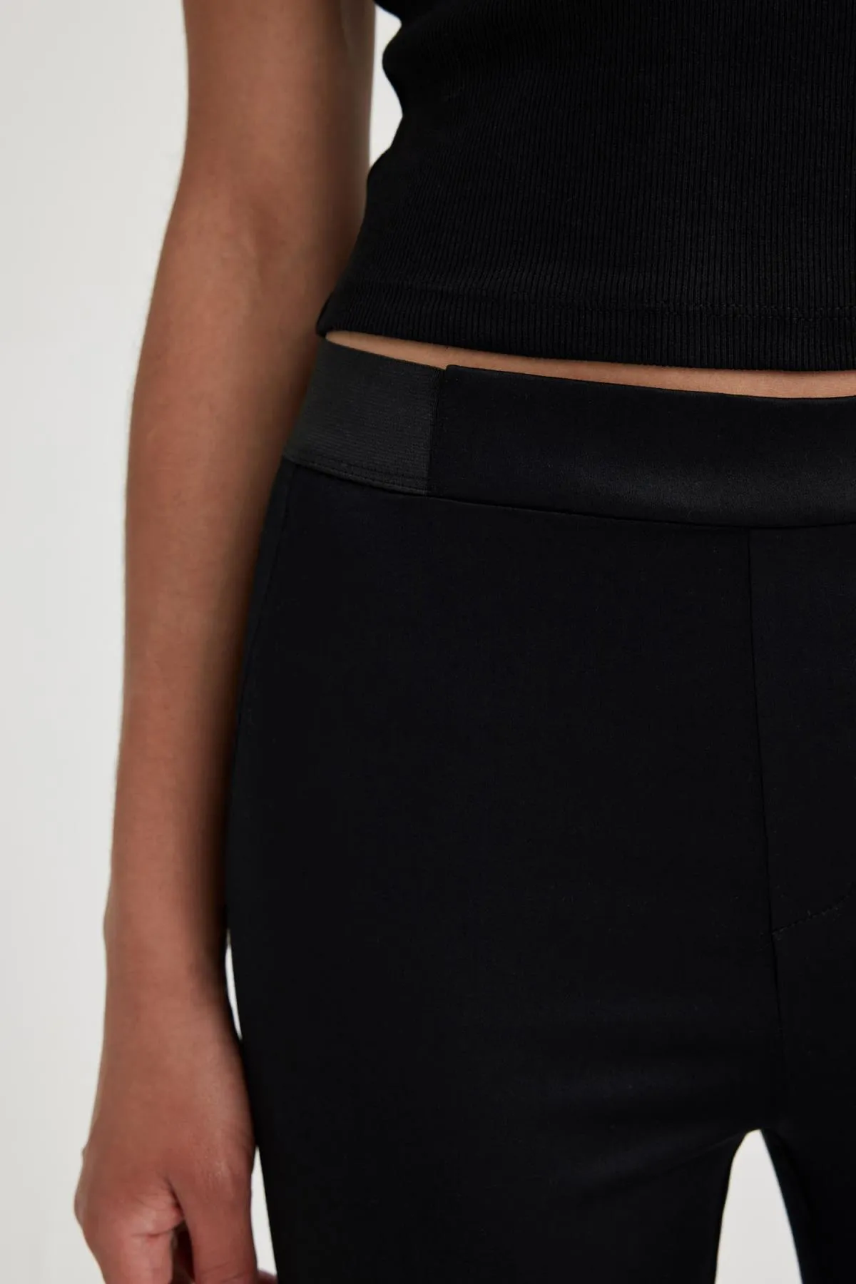 DeFacto  Valentina Sigaret Satinhose mit normaler Taille und geradem Bein J8743az23wn