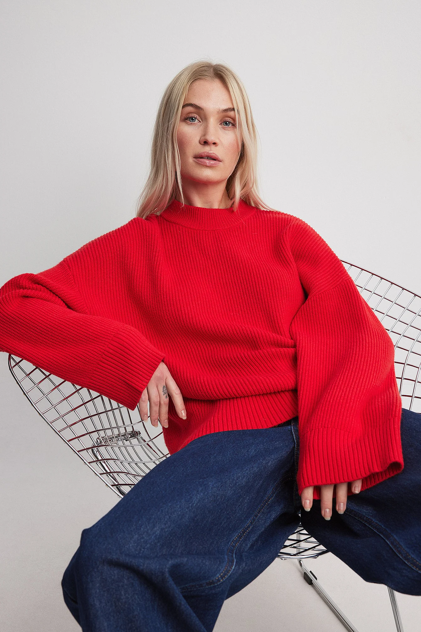 Rundhalsausschnitt Strickpullover