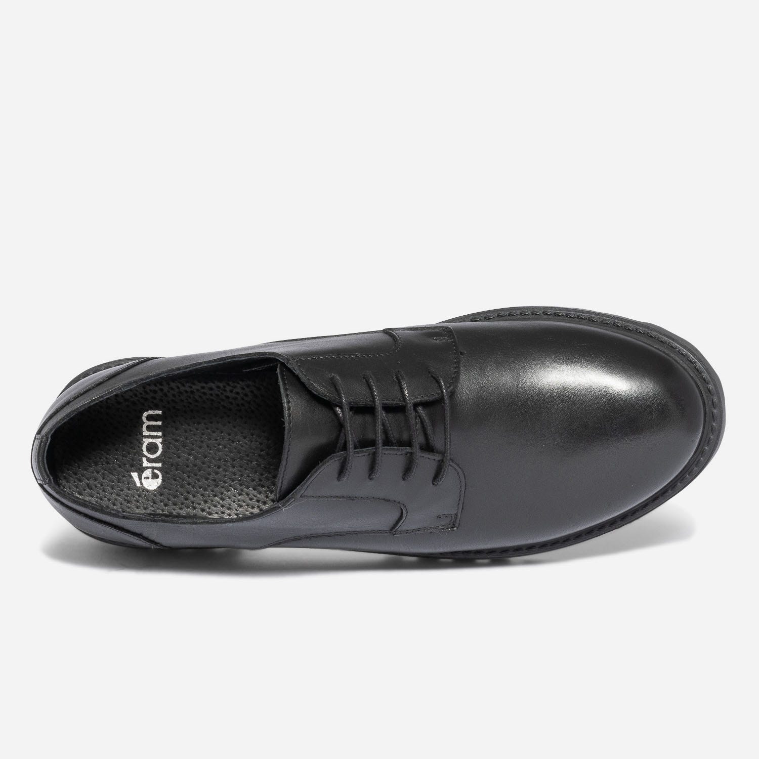 Derby noir en cuir à semelle crantée