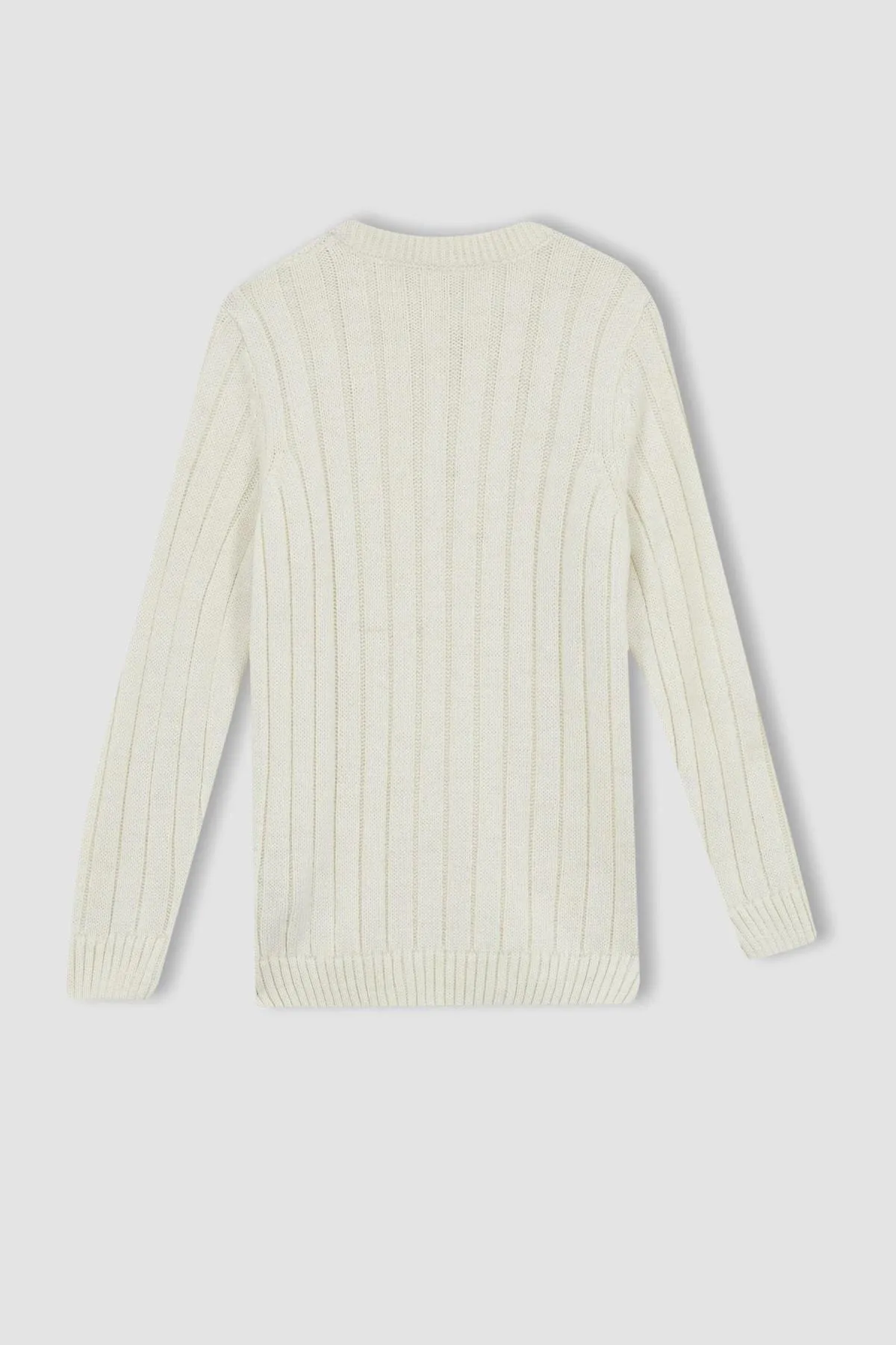 DeFacto  Strickpullover für Jungen mit normaler Passform und Rundhalsausschnitt