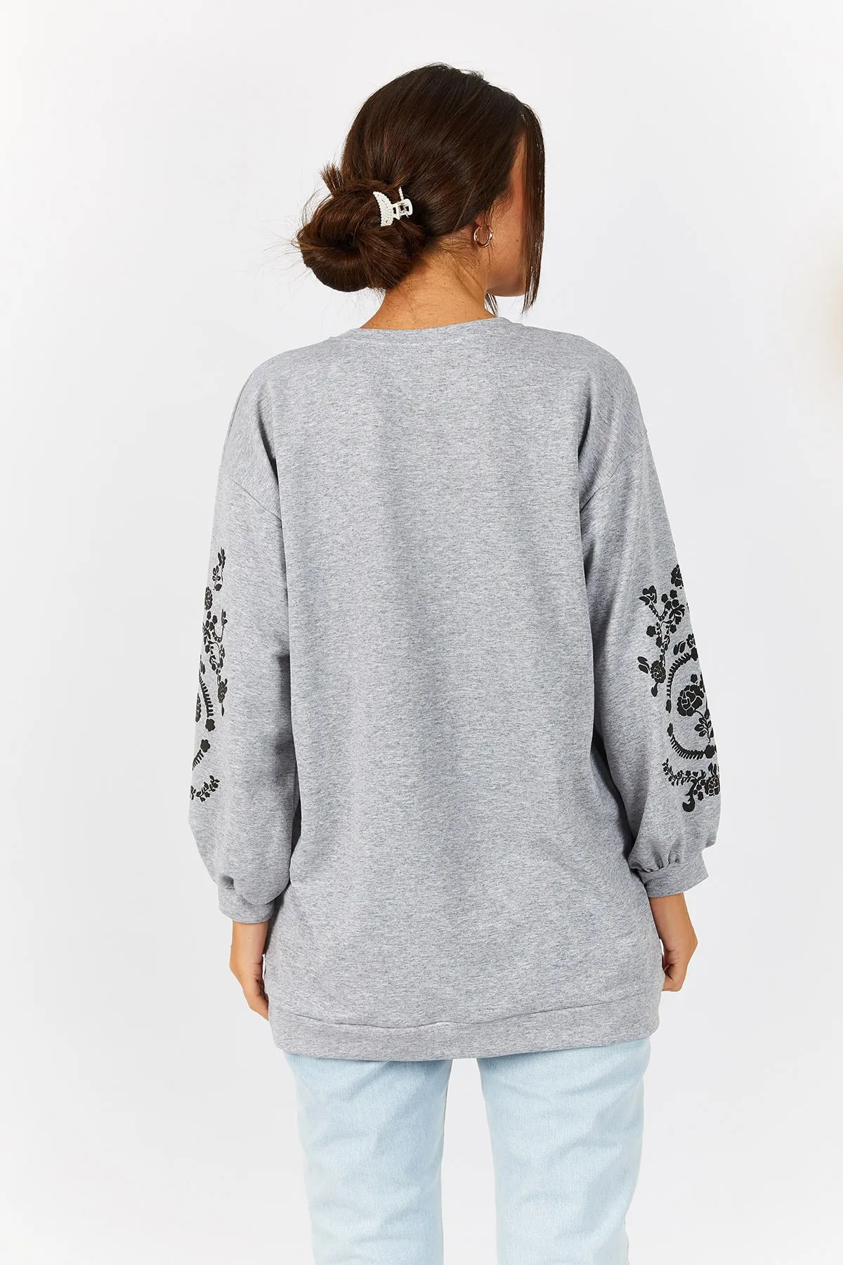 armonika  Graumelierte Damen-Tunika mit rundem Ausschnitt und geprägten Ärmeln ARM-21K024033