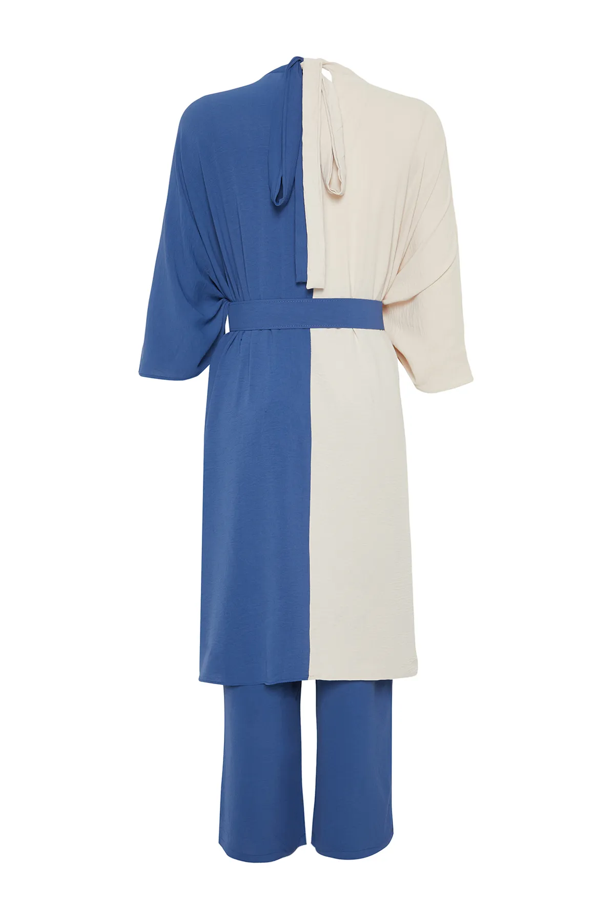 Trendyol Modest  Indigoblauer gewebter Tunika-Hosen-Anzug mit Gürtel und Farbblockierung in der Taille TCTSS23US00046