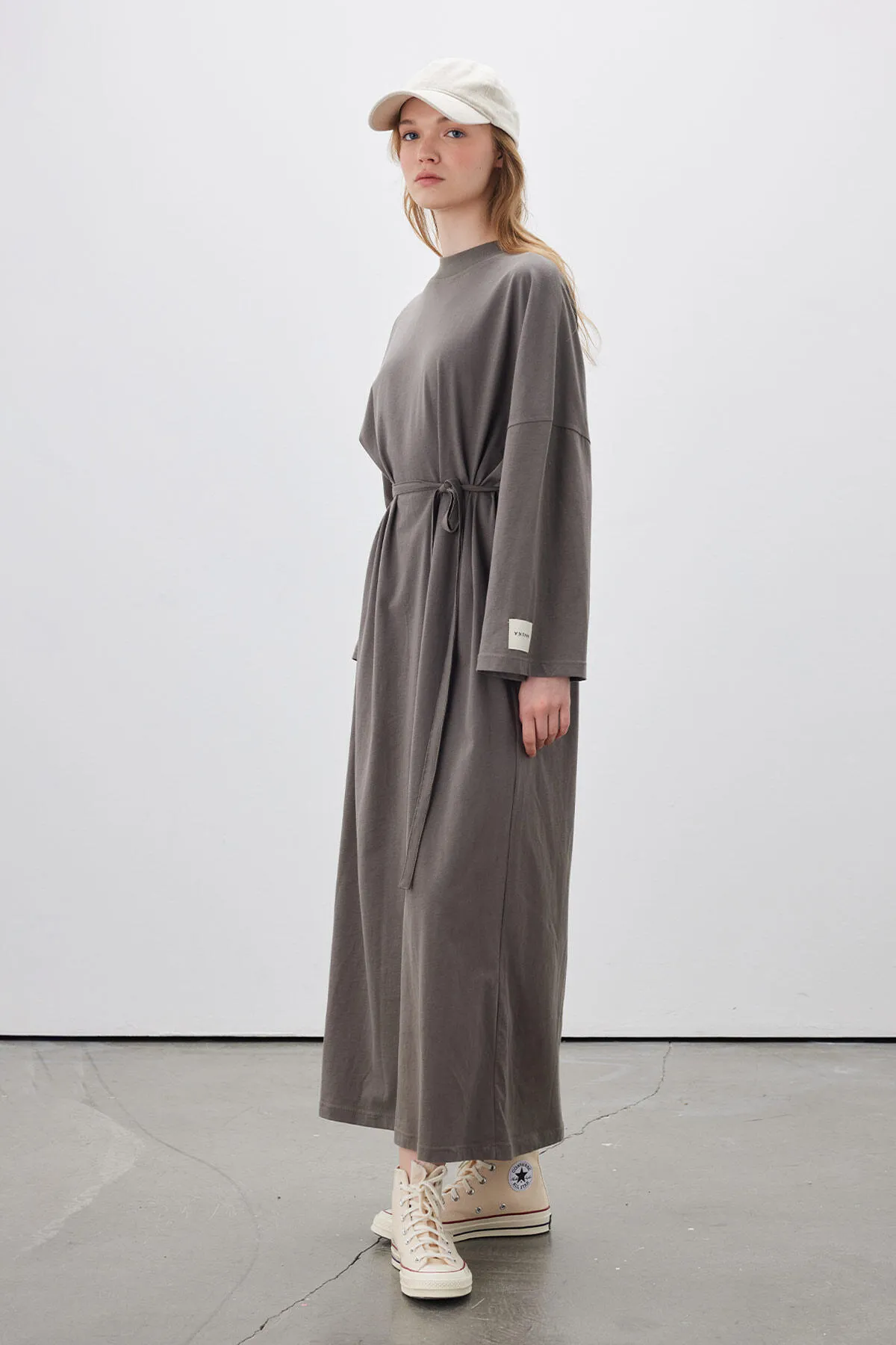 Manuka  Übergroßes langes bequemes Kleid Anthrazit