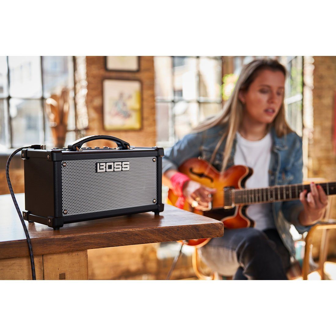 Boss by Roland Dual Cube LX Gitarren Verstärker (mit Kabel)