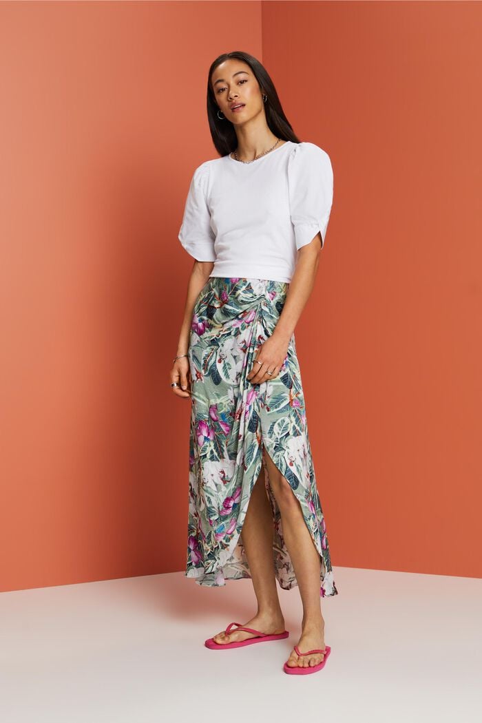 Skirts woven