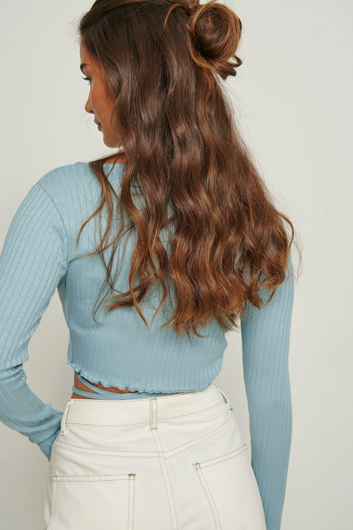 Geripptes Wickel-Crop-Top