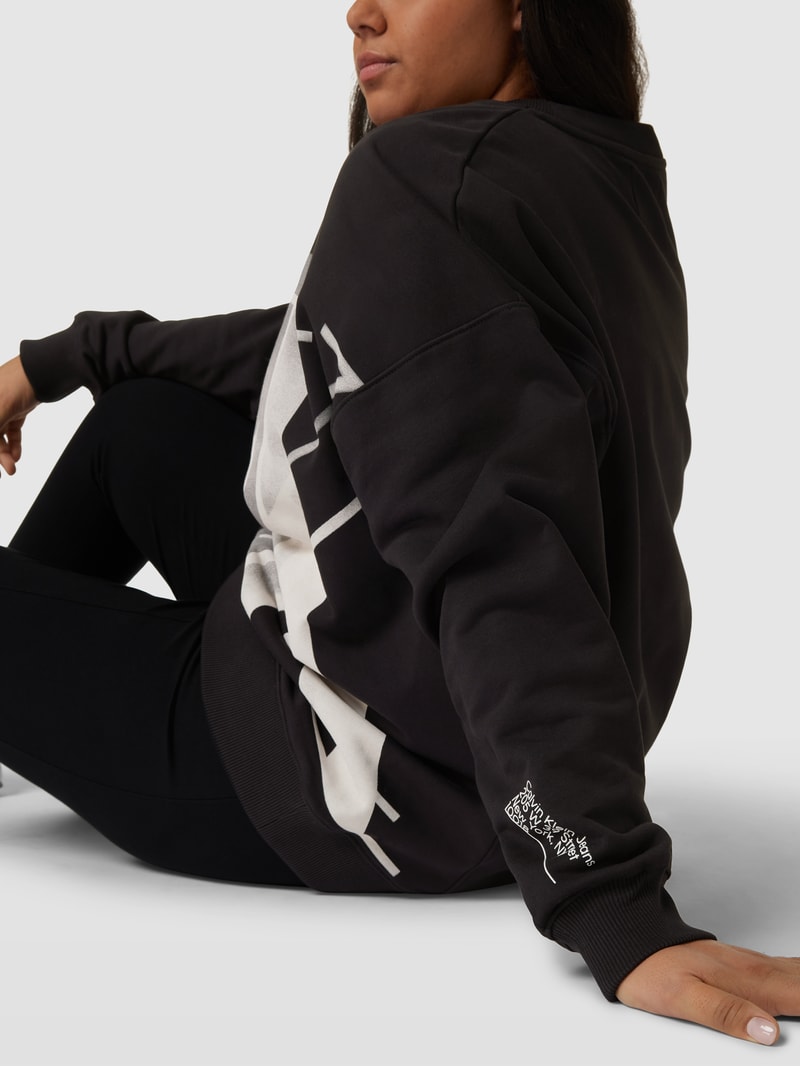 PLUS SIZE Sweatshirt mit Label-Print Modell 'PLUS LIGHTBOX CK' in schwarz