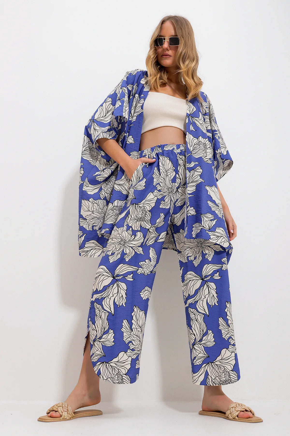 Trend Alaçatı Stili  Blaue Palazzo-Hose für Damen und gemusterter gewebter Viskose-Kimono-Set Alc-X11707
