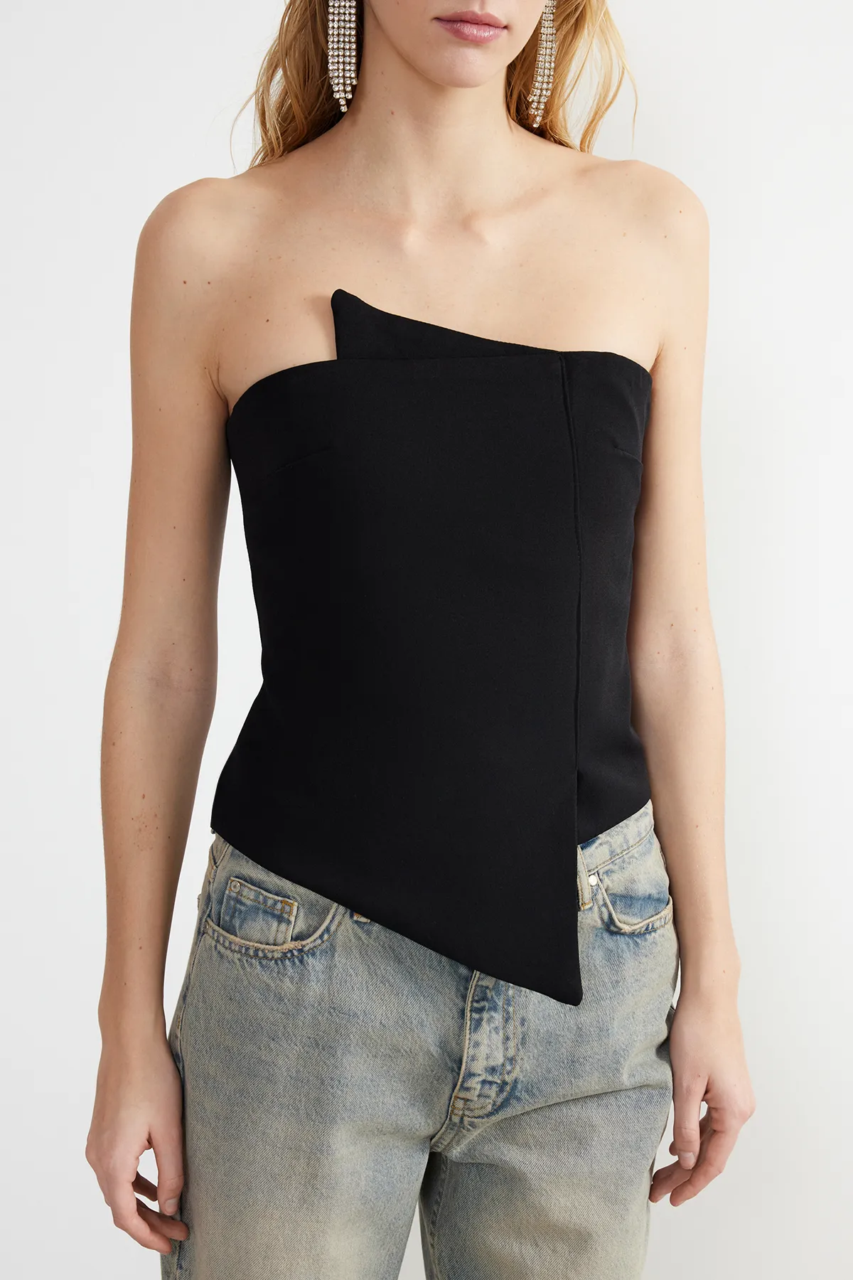 Trendyol Collection  Schwarzes, tailliertes, gewebtes Bustier TPRSS24BZ00008
