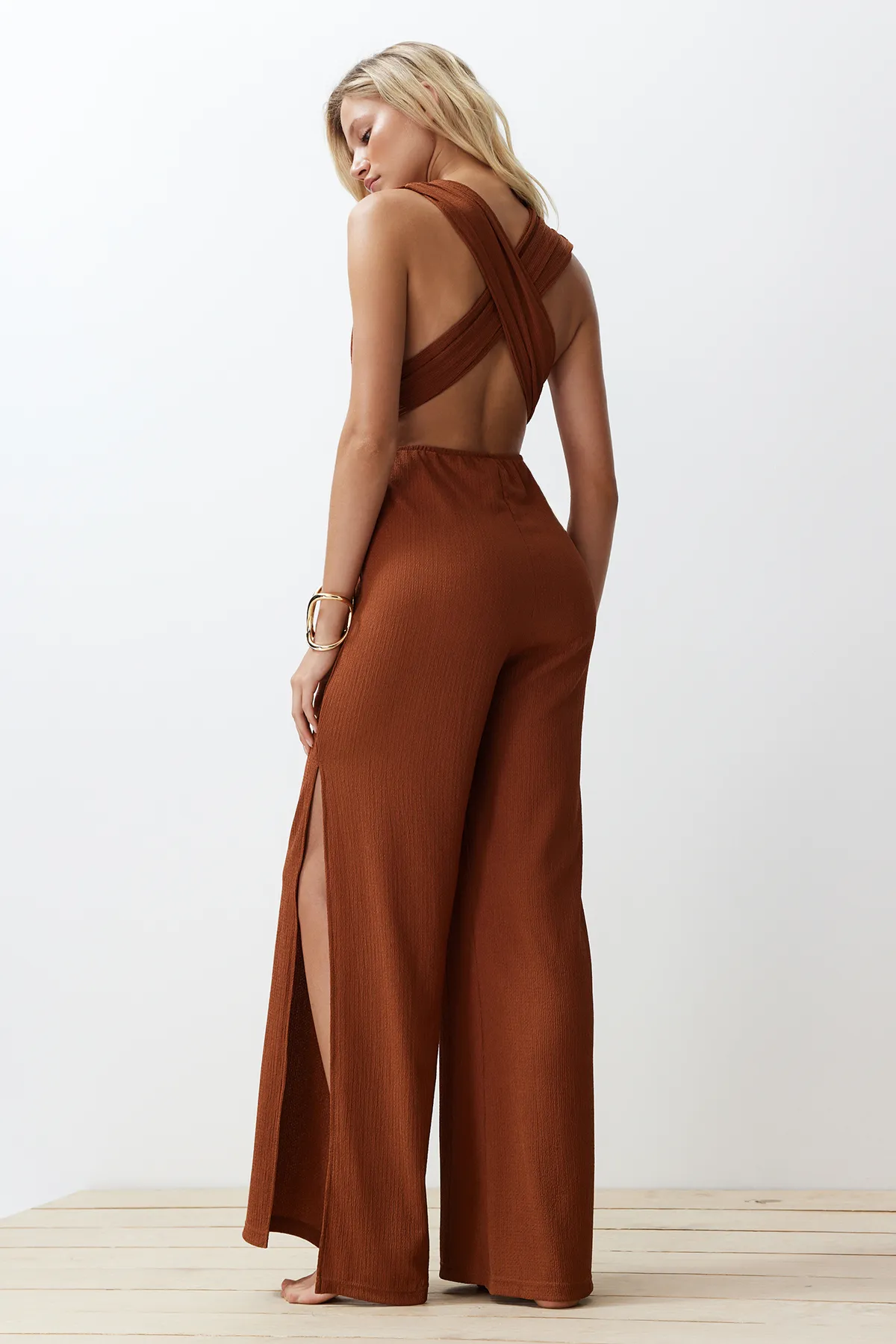 Trendyol Collection  Brauner, gewebter, gebundener Overall TBESS23TU00010