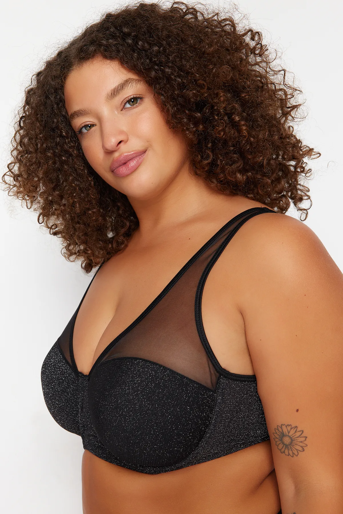 Trendyol Curve  Schwarzer, mit Glitzer überzogener Netz-BH TBBAW24CW00006
