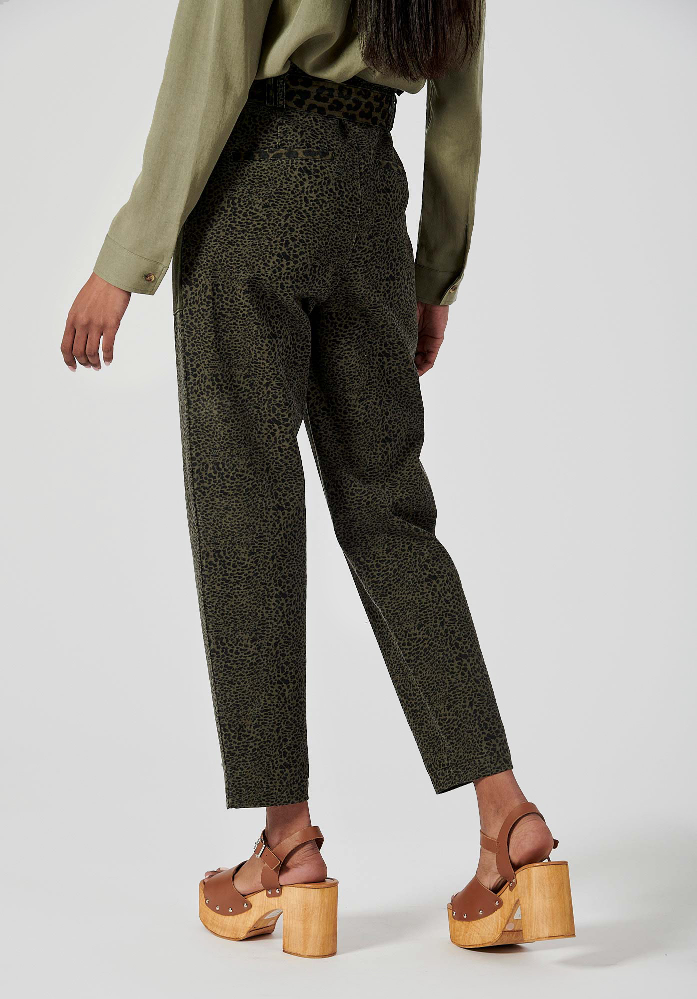 COLMA  Pantalon kaki imprimé femme