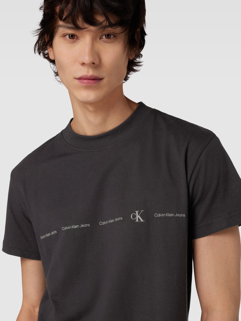 T-Shirt mit Logo-Print in black