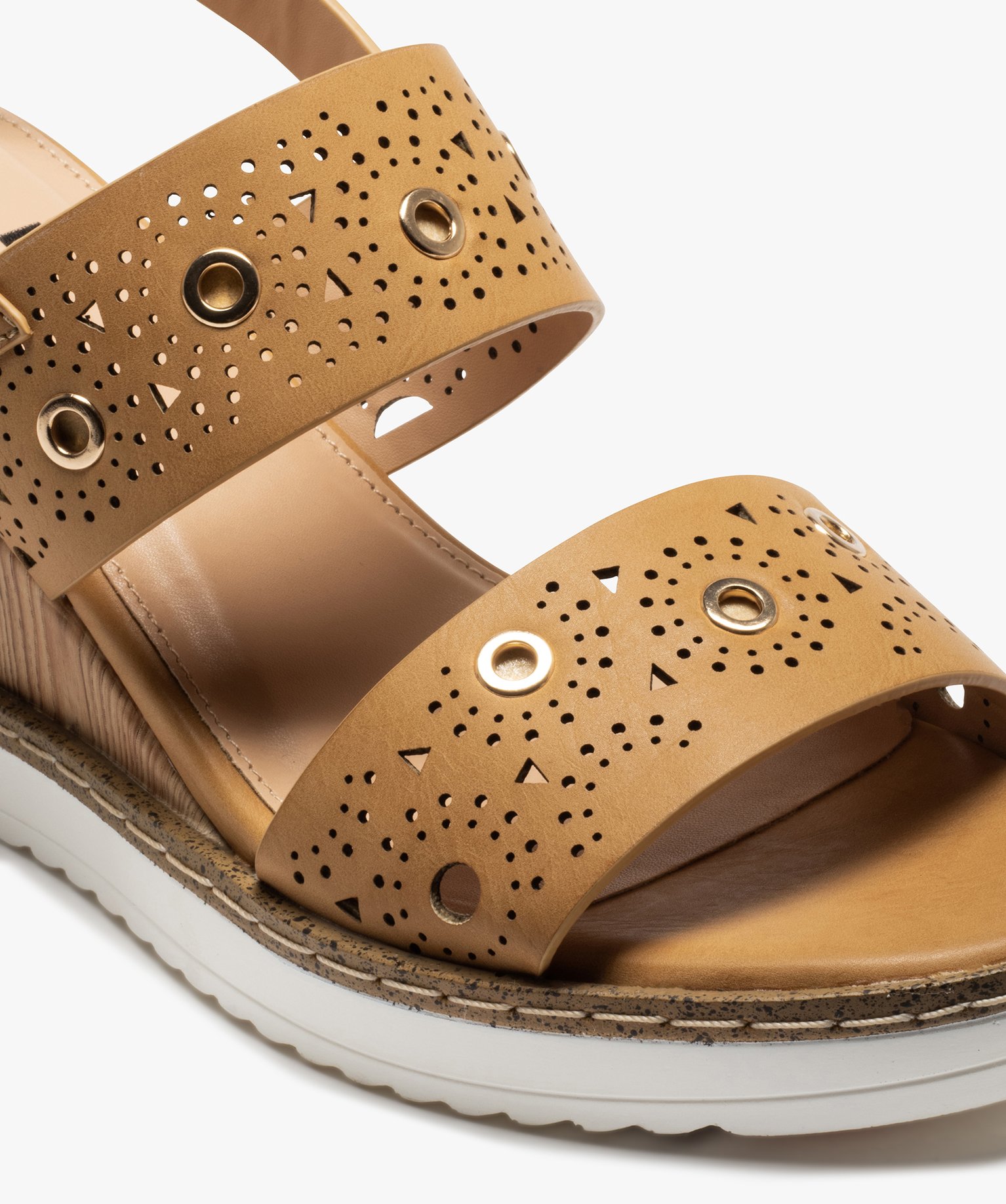 Sandales femme compensées à brides ajourées beige | GEMO