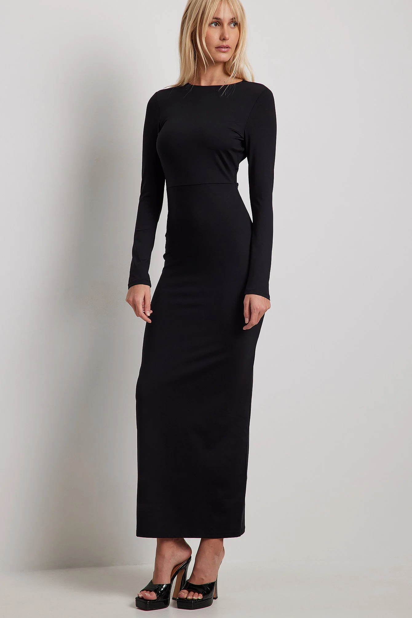 Maxikleid mit offenem Rücken