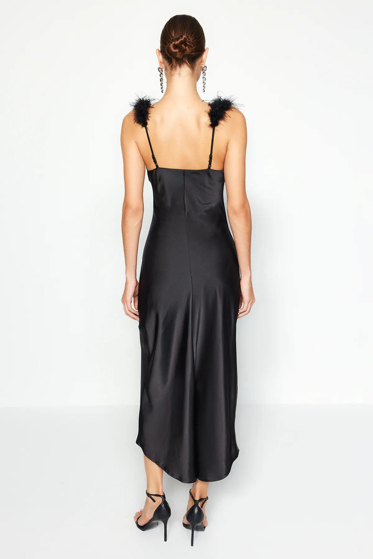 Trendyol Collection  Schwarzes geripptes Satinkleid TPRAW24EL00181