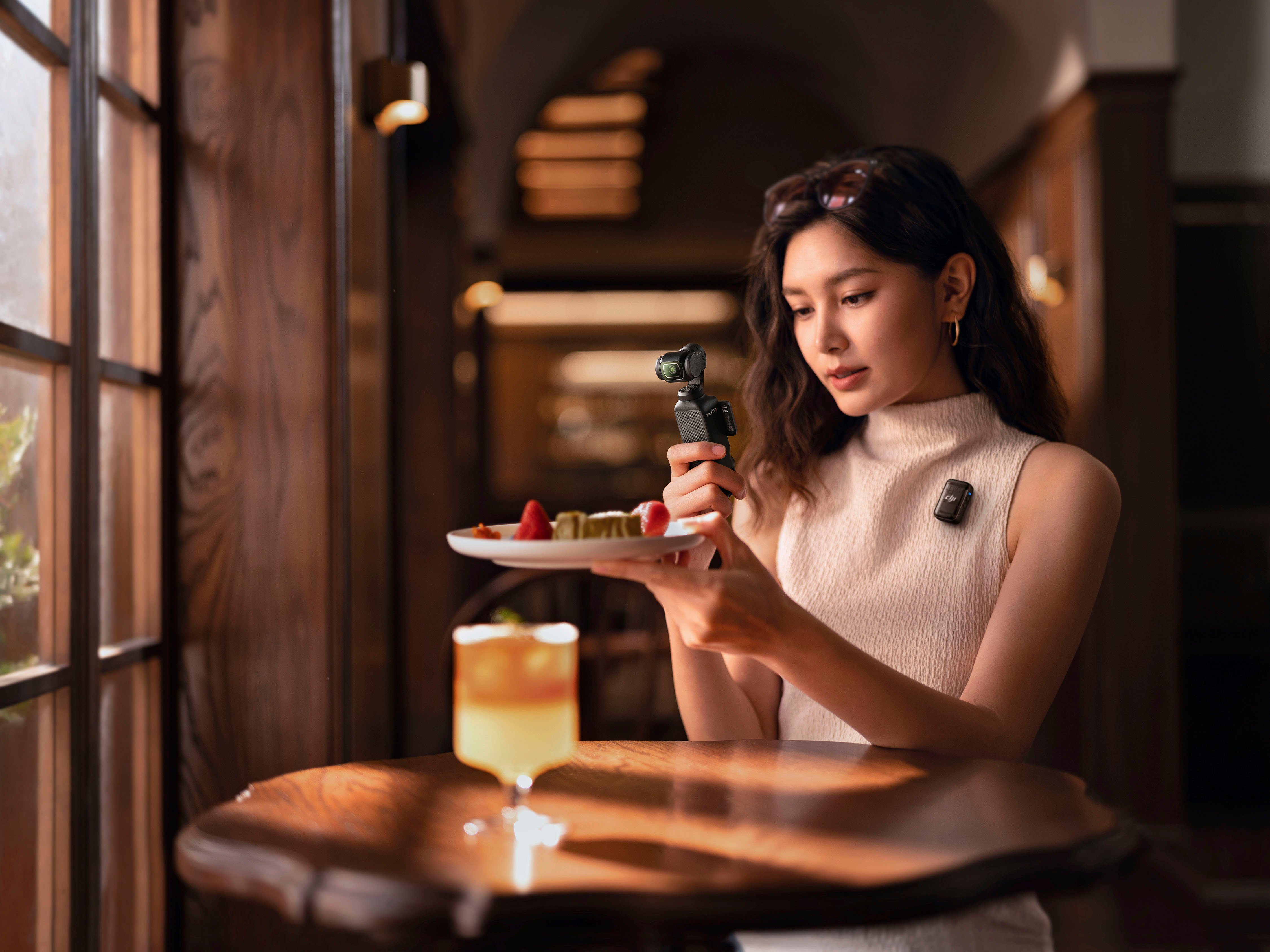 DJI Osmo Pocket 3 Camcorder (4K Ultra HD, Bluetooth)