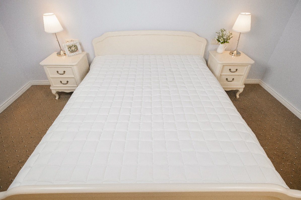 Matratzenschoner Matratzenauflage Matratzenschoner mit Noppenstruktur 100 x 200 cm, weiß Welt der Träume