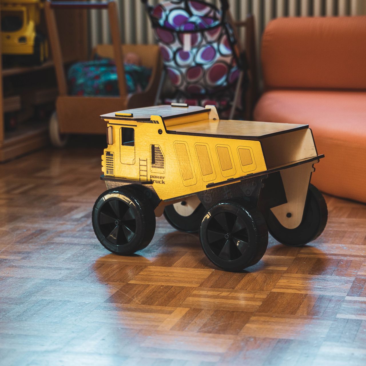 Aspira Home Aspira Holzspielzeug Laster BamBam 01