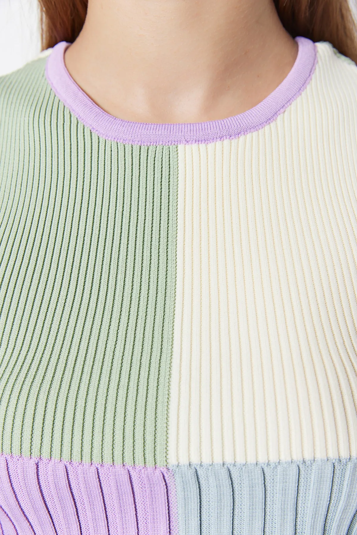 Trendyol Collection  Lilac Crop Color Blocked Strickbluse TWOSS22BZ1003