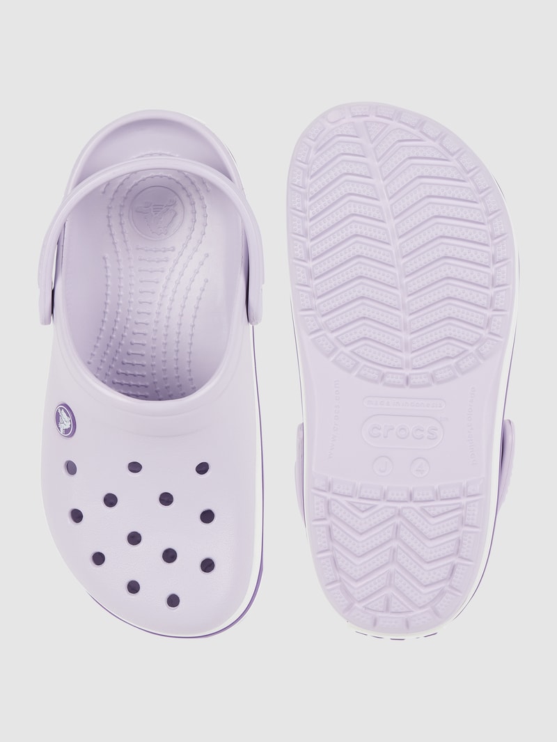 Clogs mit Luftlöchern in lavendel
