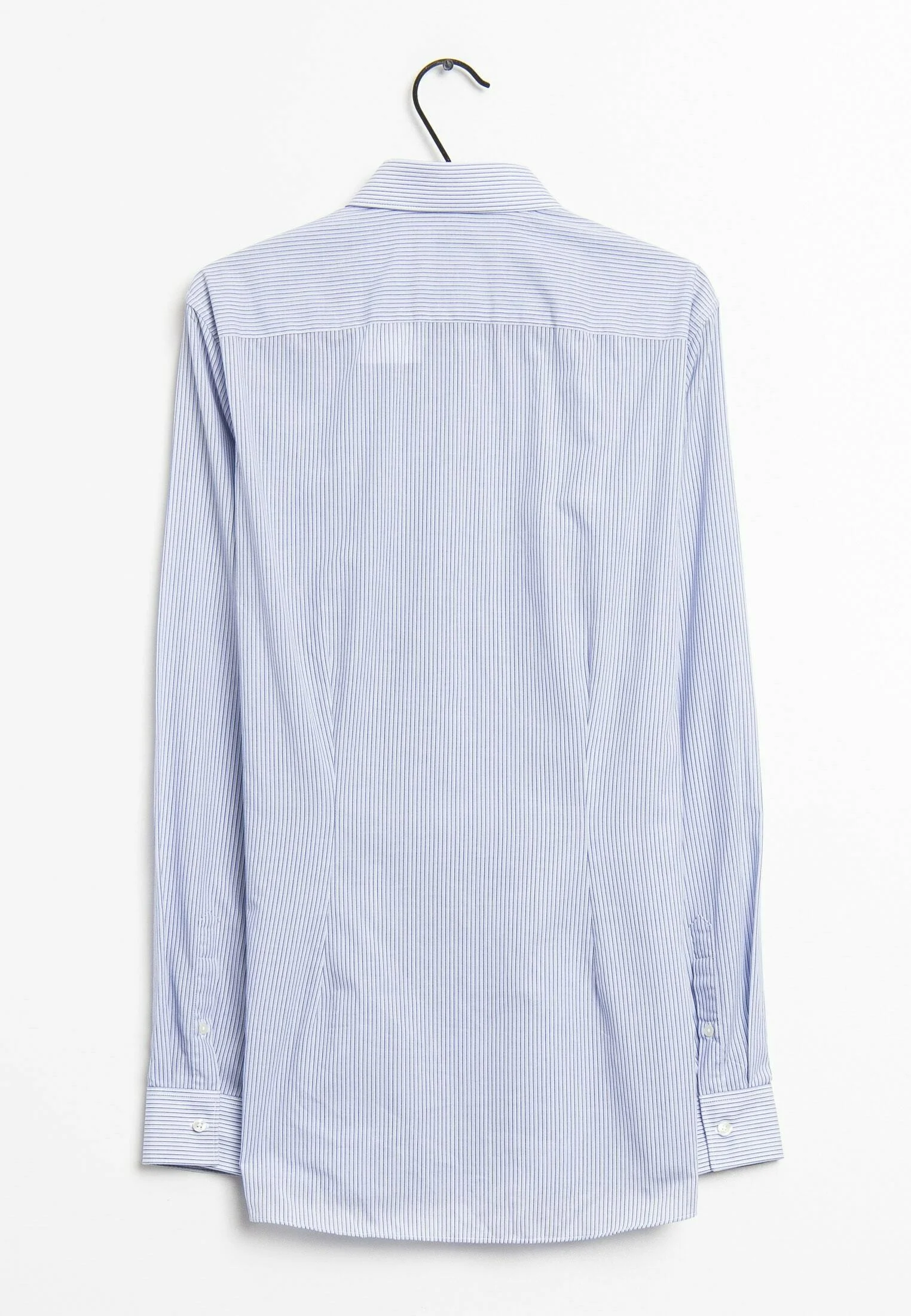 Próxima camisa elegante