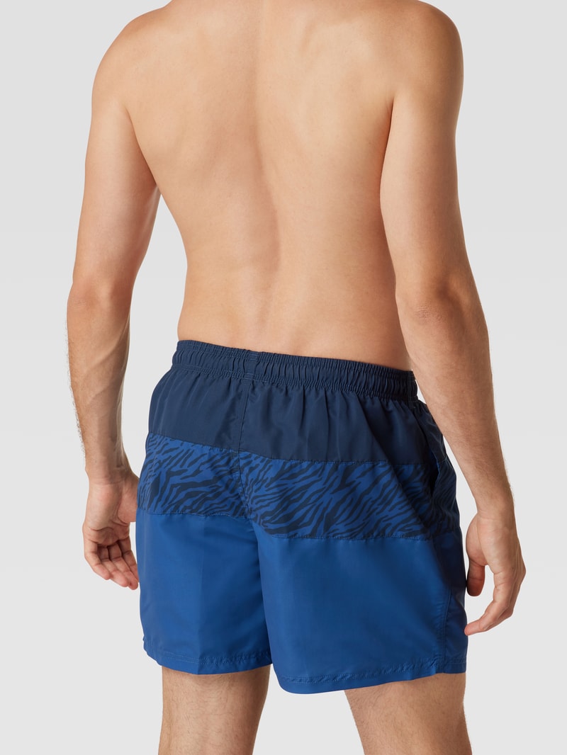 Badehose mit Label-Patch in marineblau