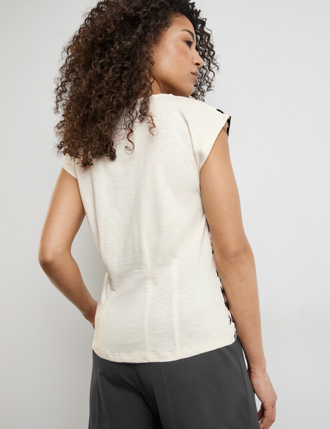 Tailliertes Blusenshirt mit Material-Mix