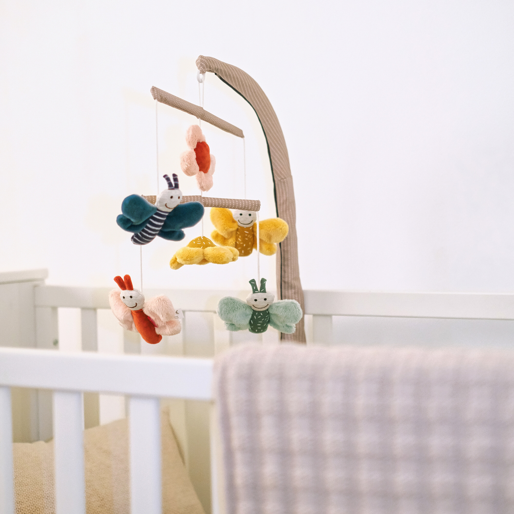Mobile-Halter mit der Melodie Brahms Wiegenlied