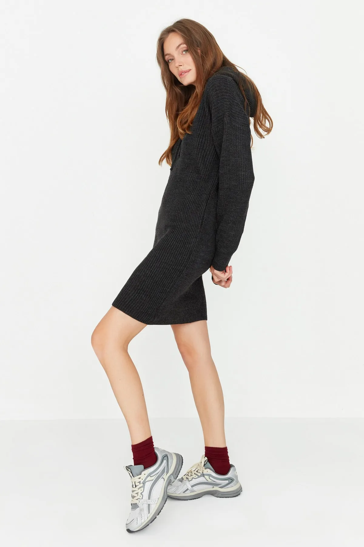 Trendyol Collection  Anthrazit Anthrazit Mini Strickkleid TWOAW23EL00075 Kleid TWOAW23EL00075
